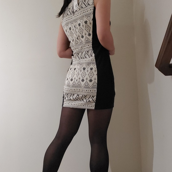 HM | Geometric Bodycon Dress - Picture 2 of 4